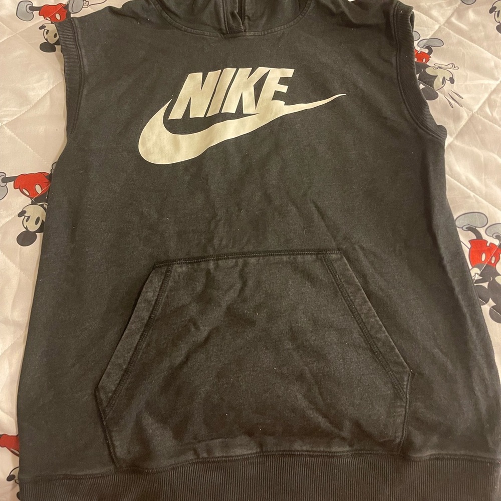 Womens Nike pullover sweater vest with a hoodie